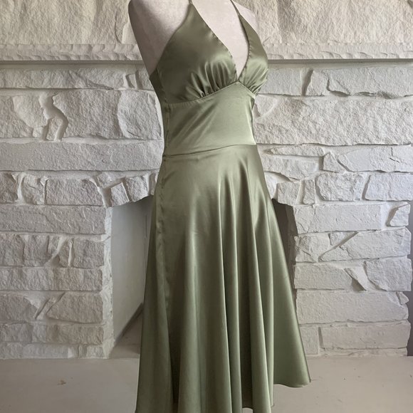 Green Dress - Picture 1 of 9